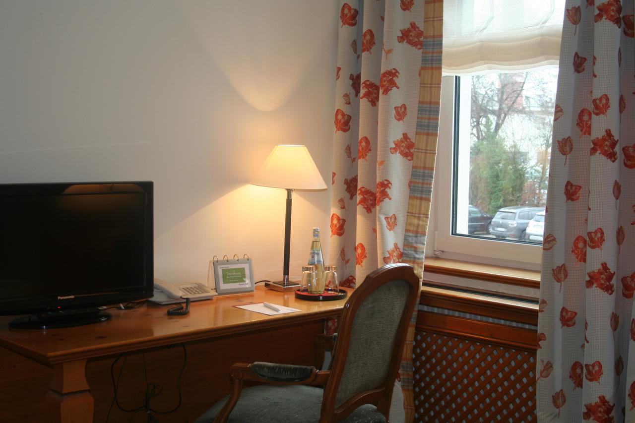 Kleines Hotel 포르히하임 외부 사진