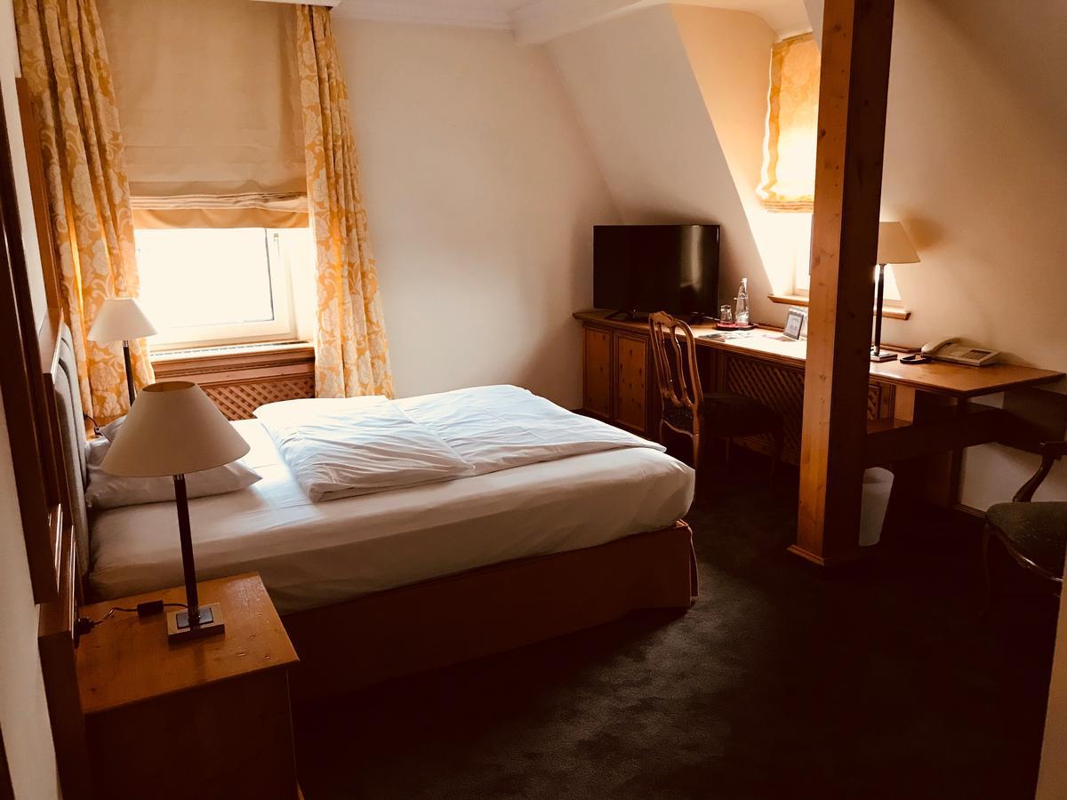 Kleines Hotel 포르히하임 외부 사진