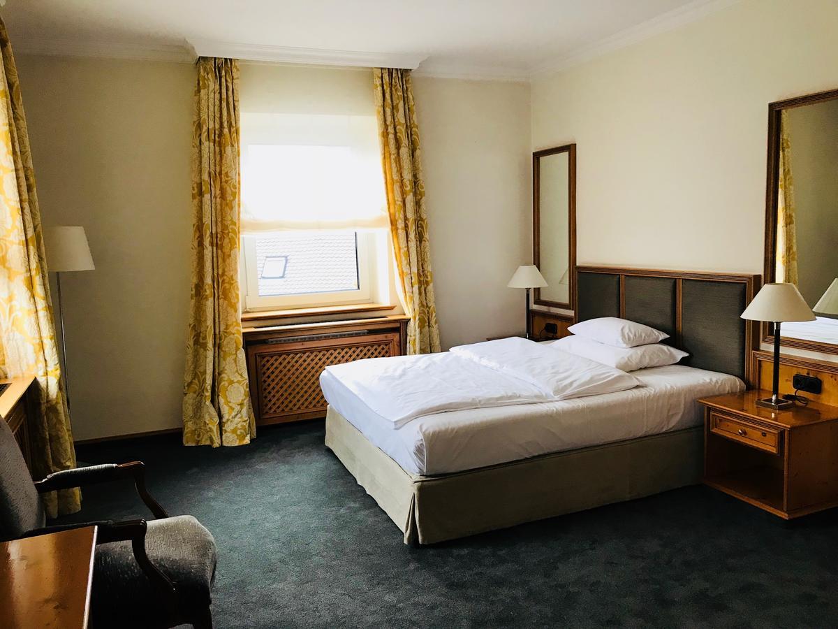 Kleines Hotel 포르히하임 외부 사진